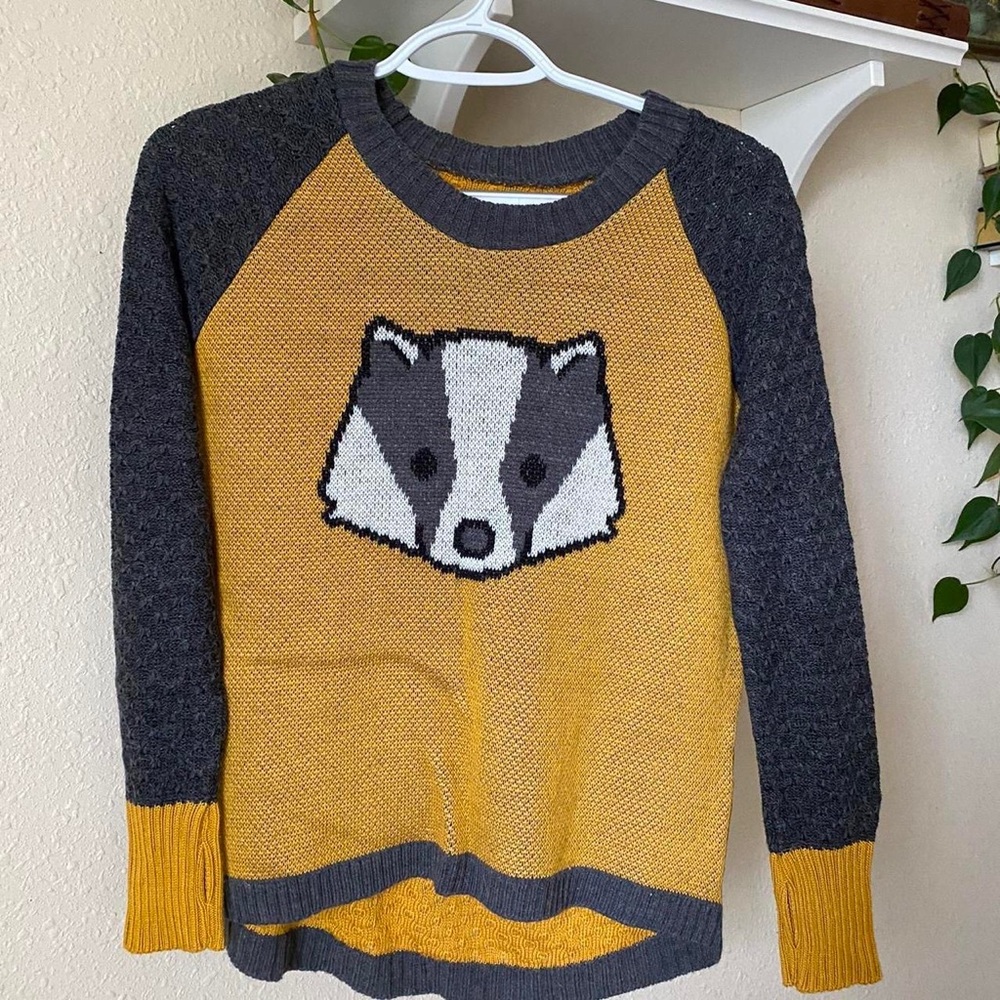 Hufflepuff badger sweater